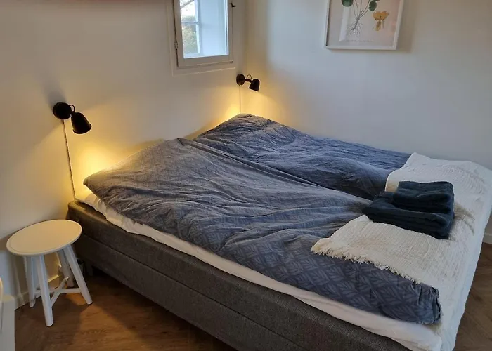 Mini-lejlighed Med Kokken - Deler Bad Og Toilet Med Nabolejlighed 4 * Asperup