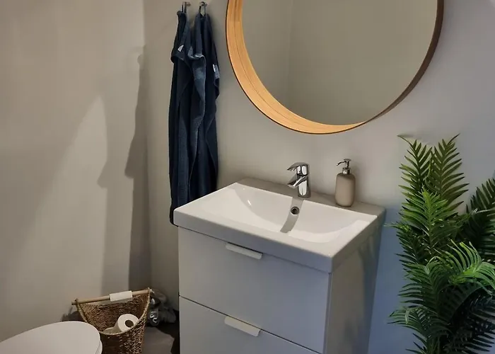 Mini-lejlighed Med Kokken - Deler Bad Og Toilet Med Nabolejlighed 4 Asperup